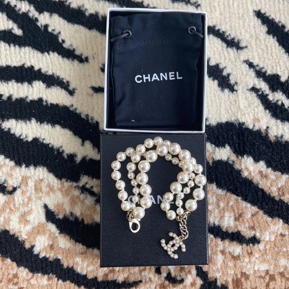 Chanel Triple pearl bracelet - Picture 2 of 5